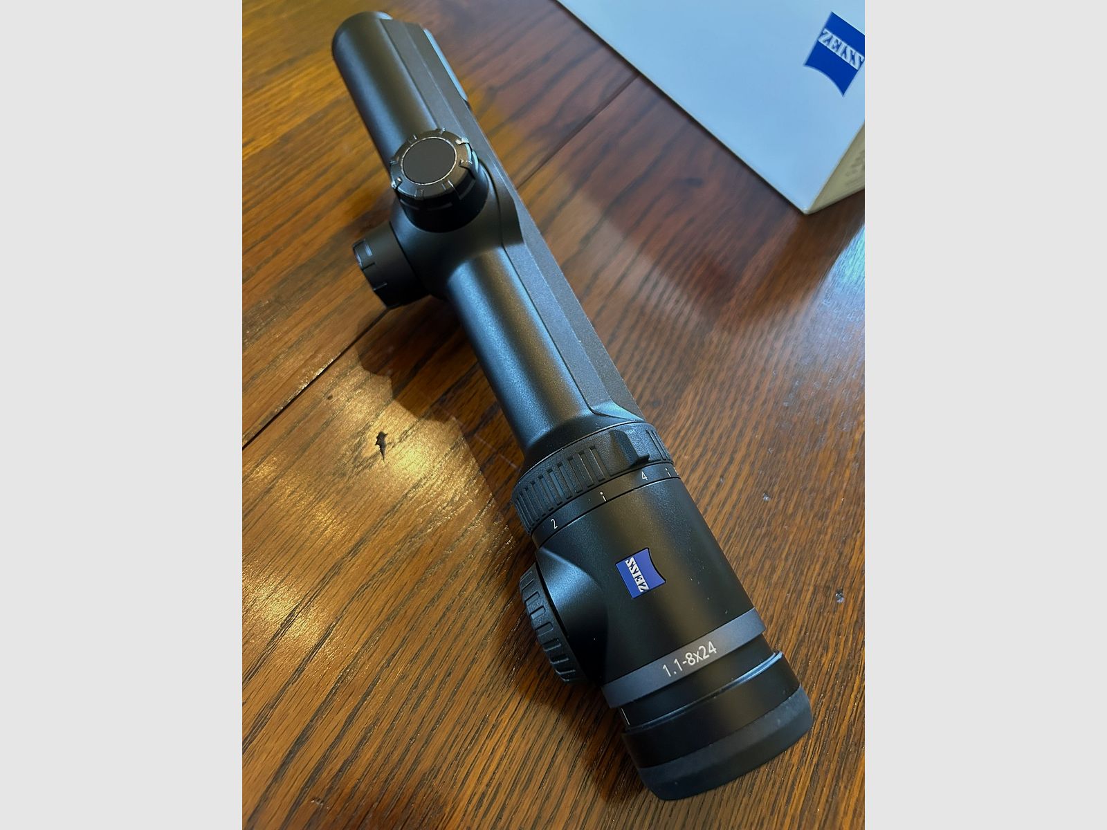 Zeiss V8 1.1 - 8 x 24 with rail, no Swarovski or Leica