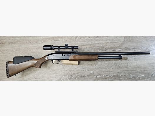 Mossberg 500A Kaliber 12/76, Vorderschaft-Repetierer, Pump-Flinte, gezogener Lauf mit Bushnell Zielfernrohr
