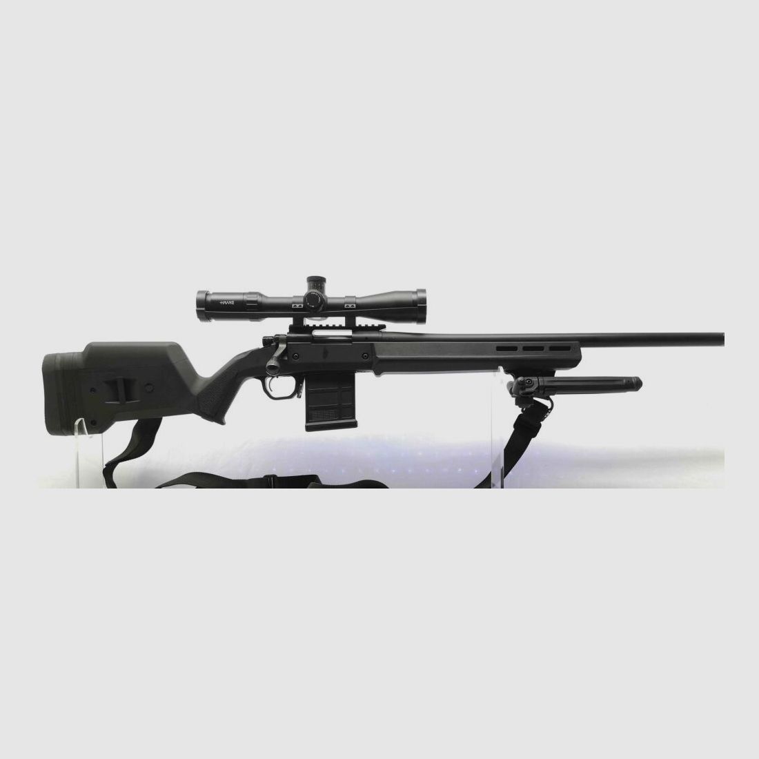 Remington 700 con culata Magpul Hunter y mira HAWKE Vantage