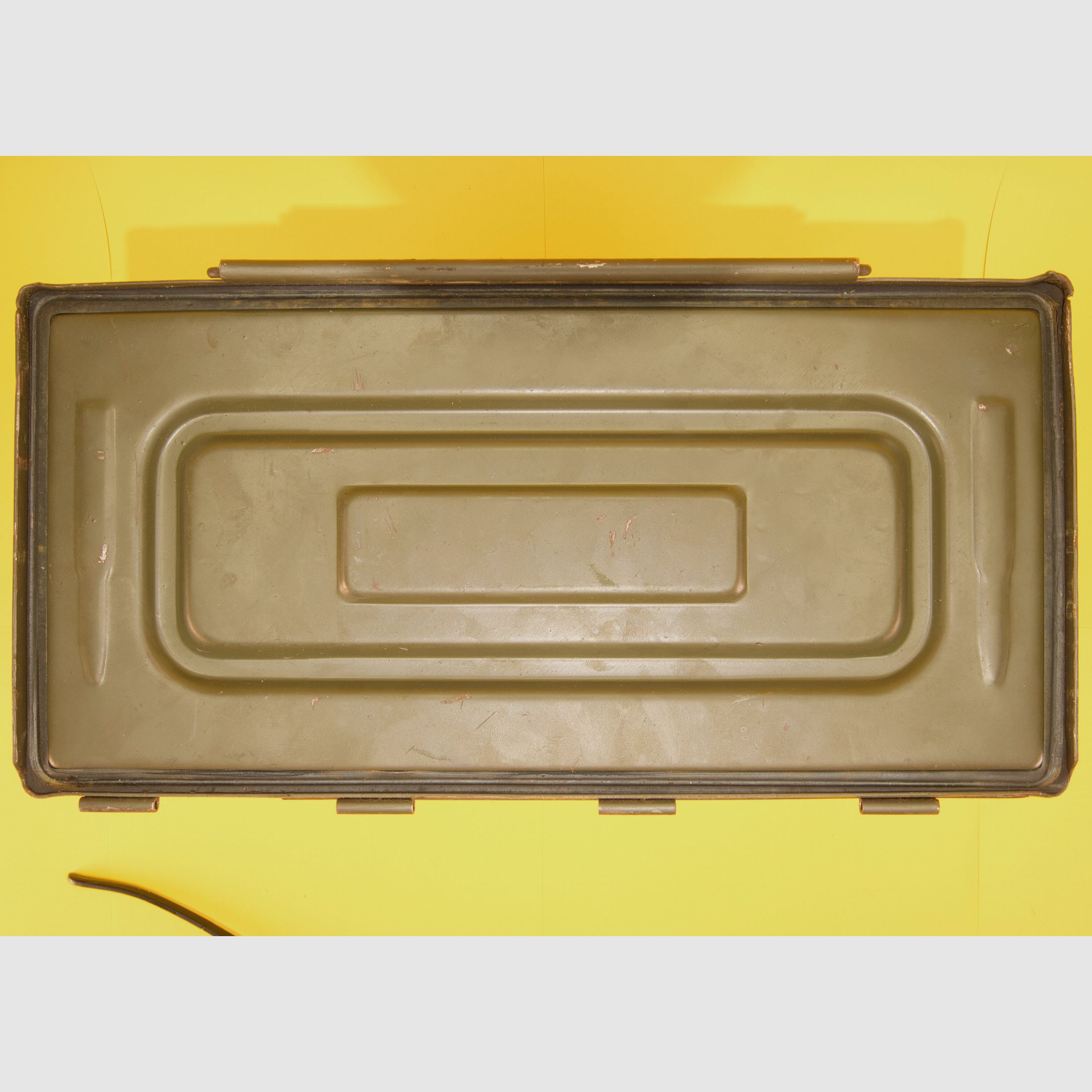 Original US Army M2 Munitionskiste für Cal.50  von United / ca. Baujahr 1942-1960    Ein must have für Reenactment und für jeden Willys Jeep Besitzer