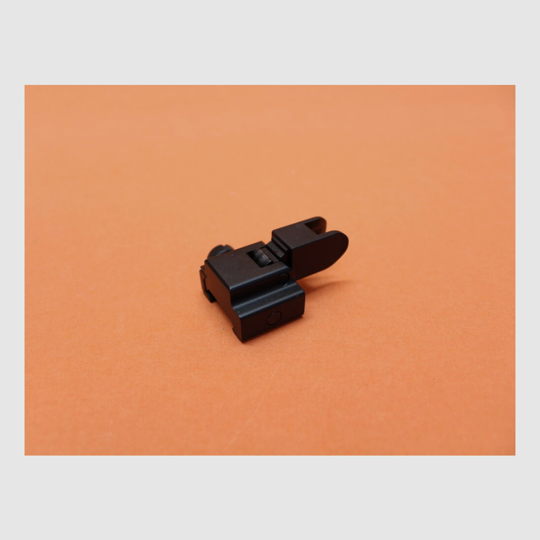 UTG - Leapers UTG Flip-Up Front Sight Low Profile (MNT-751L) Montaggio per Handguard / Mirino pieghevole per profilo Picatinny
