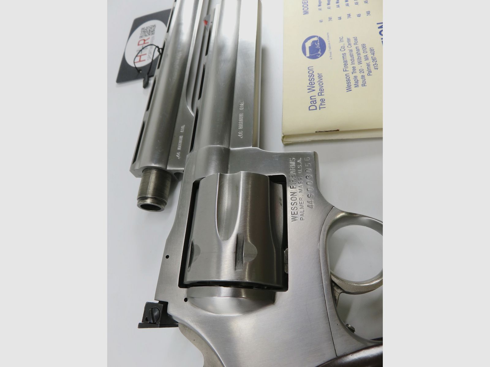 Revolver Dan Wesson Model 44, 6 Zoll UND 10 Zoll Austauschläufe, Kaliber .44 Magnum, Stainless, Target-Ausführung, Top-Zustand