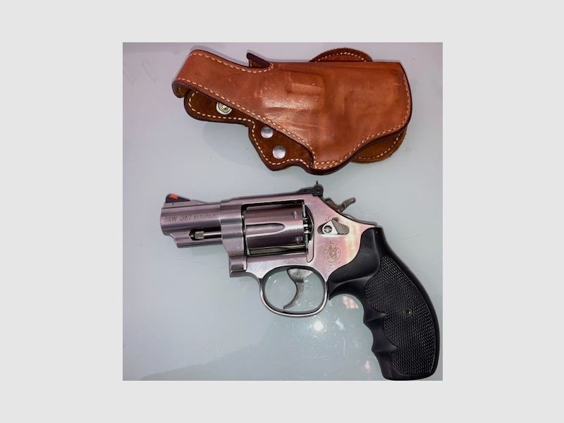 Smith & Wesson Revolver 66-6