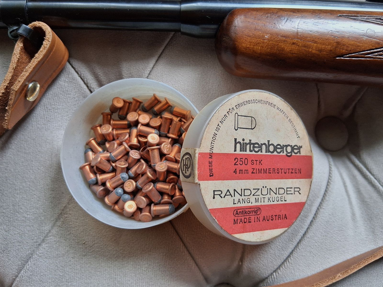 H.Schmidt KG Oggenhausen carabina a colpo singolo 4mmRand lungo con PTB 4-69 molto rara e estremamente precisa.