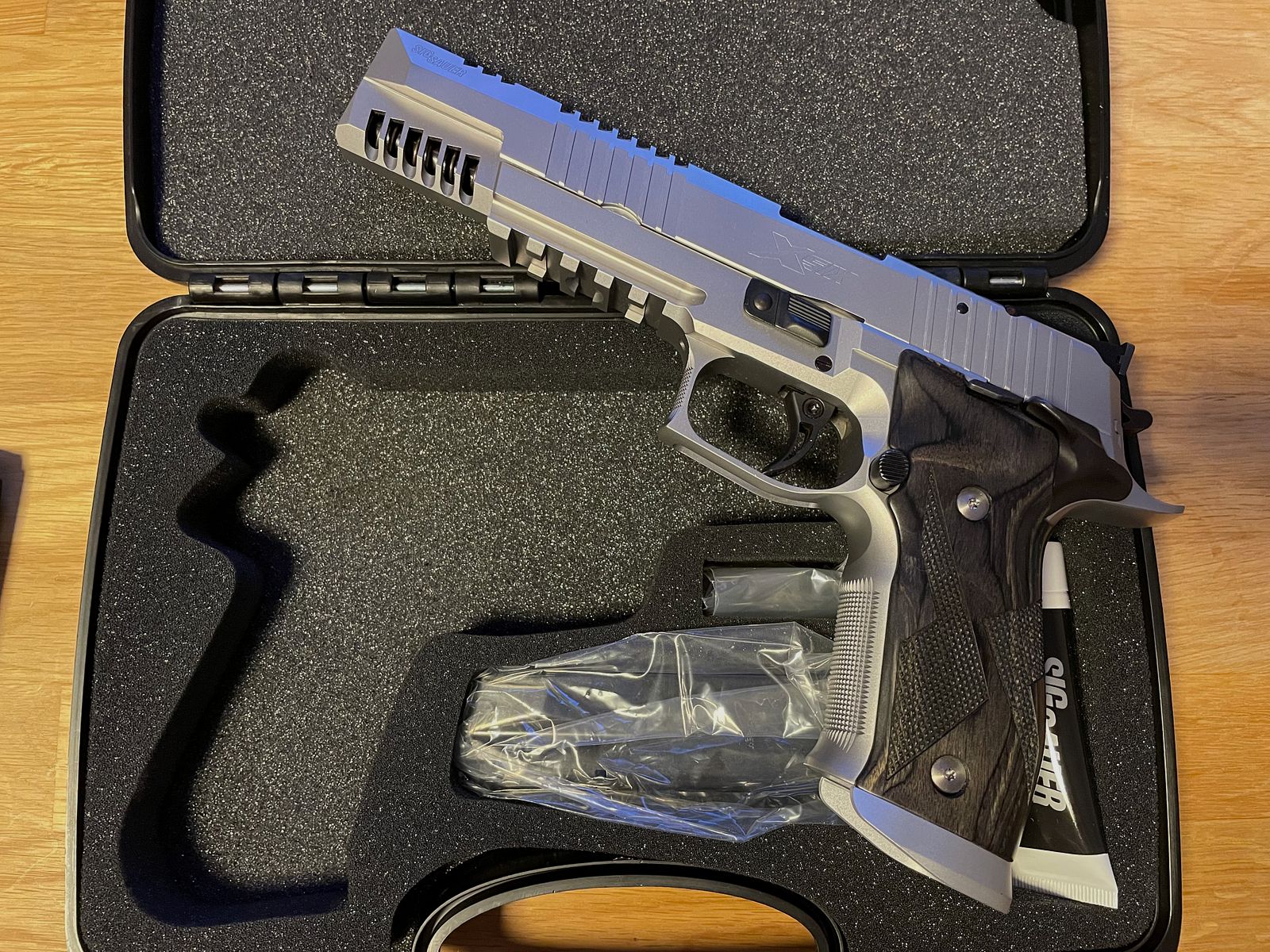 SIG SAUER P226 X-SIX SKELETON 9MM LUGER