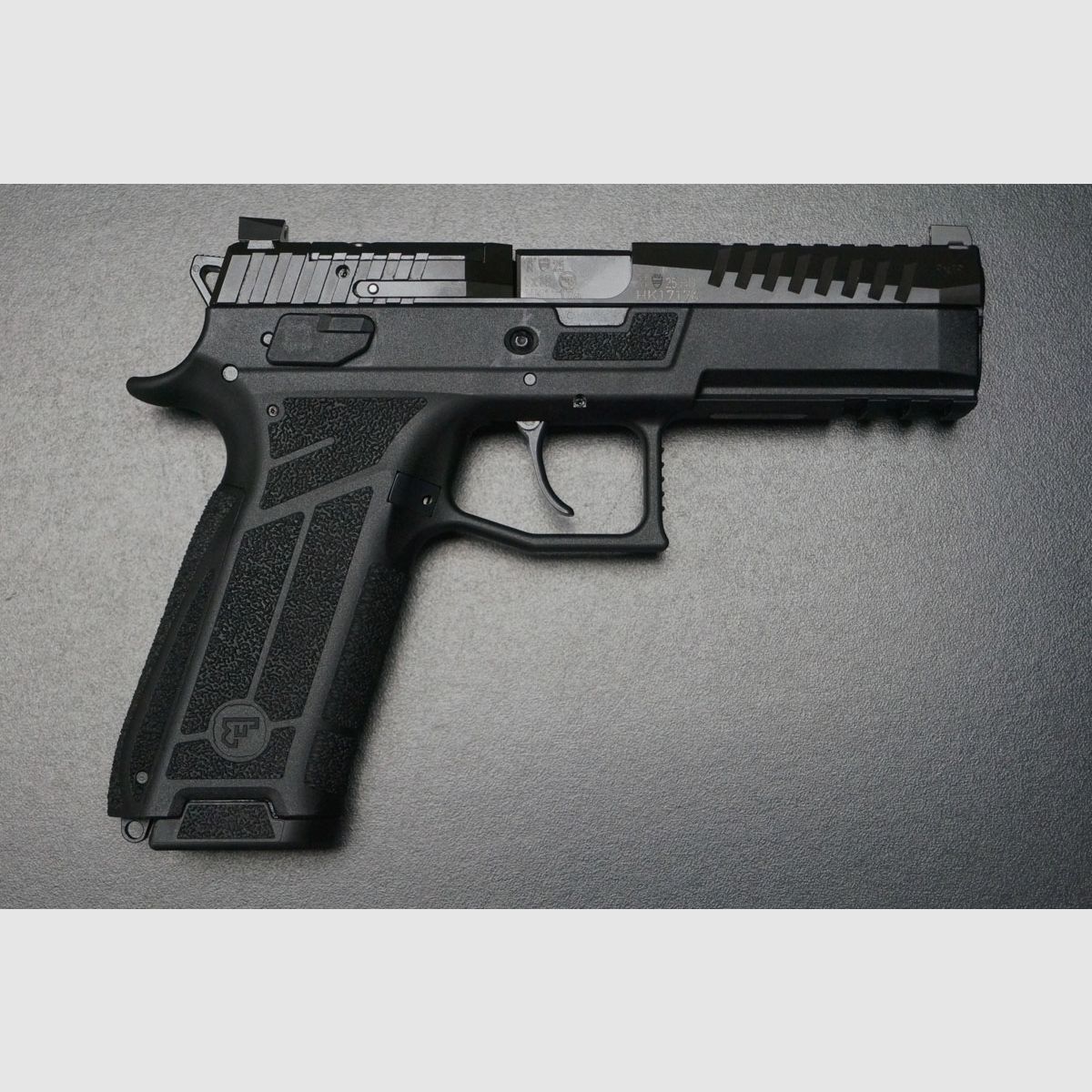 CZ P-09 Nocturne, Bild 1 von 6