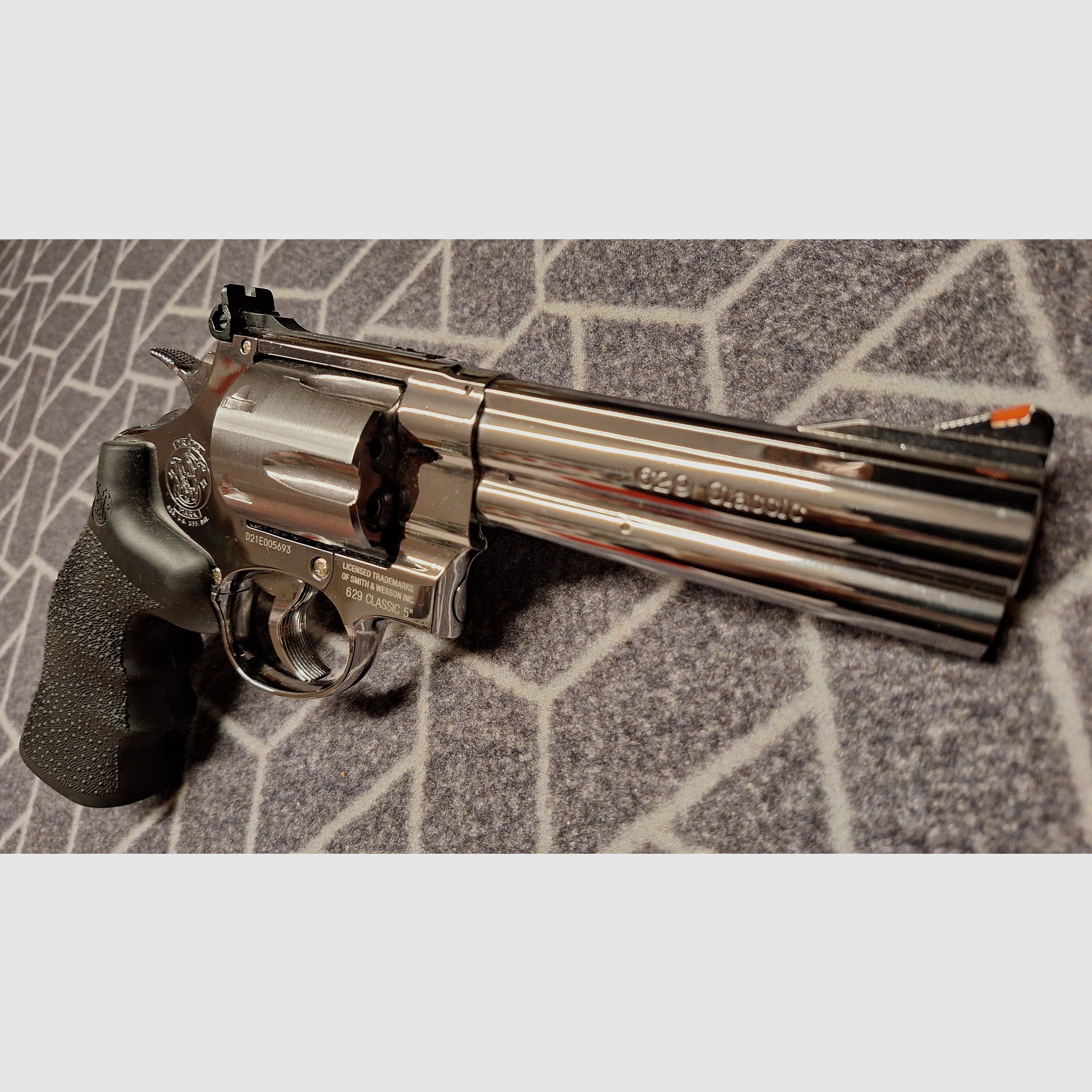 Smith & Wesson 629 Classic 5 inch steel finish Co2 revolver caliber 4.5 mm diabolo NEW!