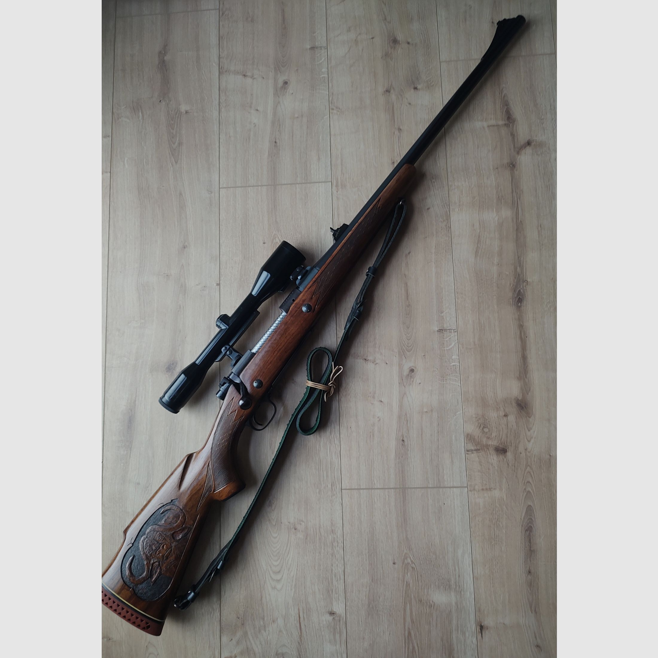 Winchester 70 Safari Express repeating rifle (cal. .375 H&H Mag) - used