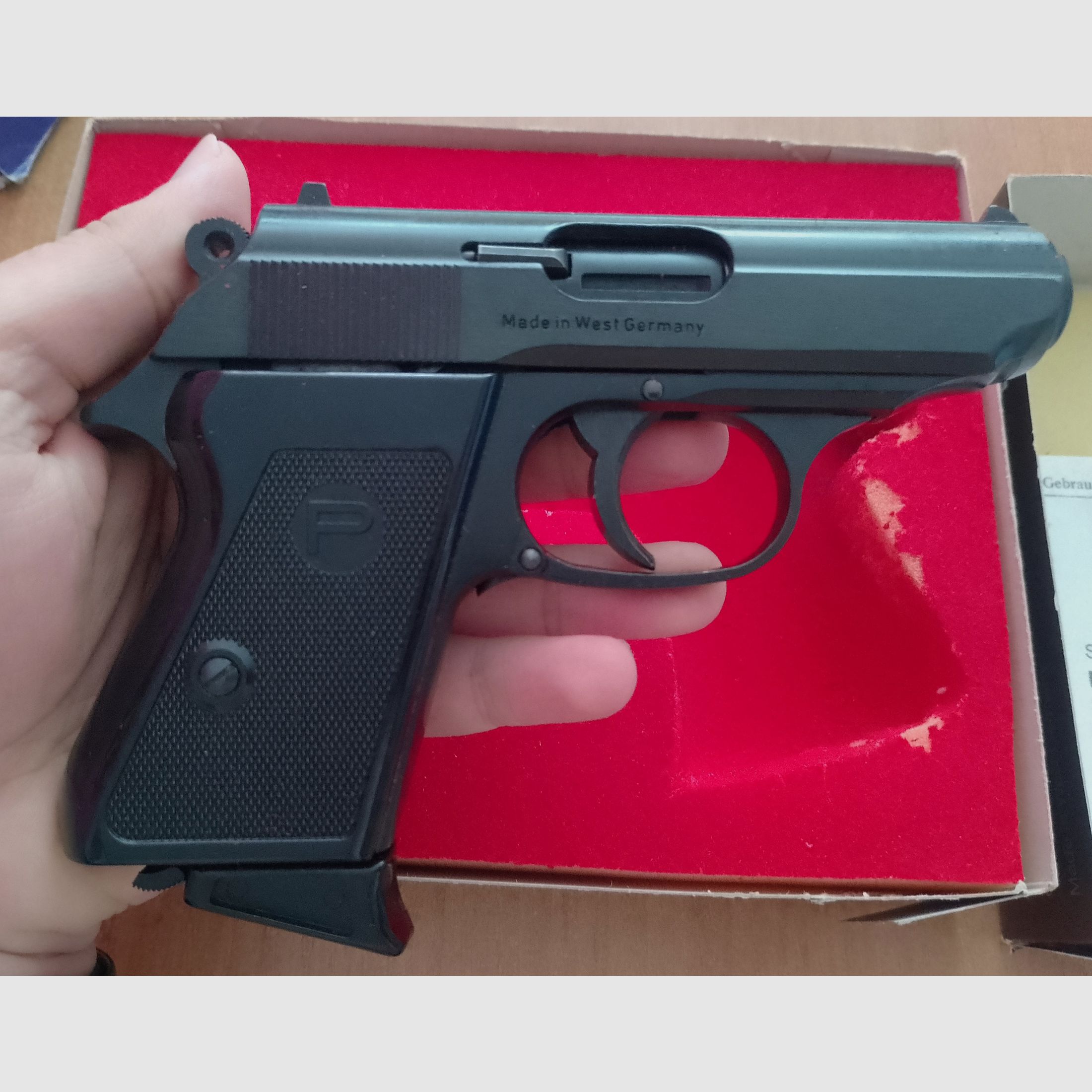 Perfecta Mod. FBI 8000 Cal. 8mm blank in PTB 196/2 in original packaging!