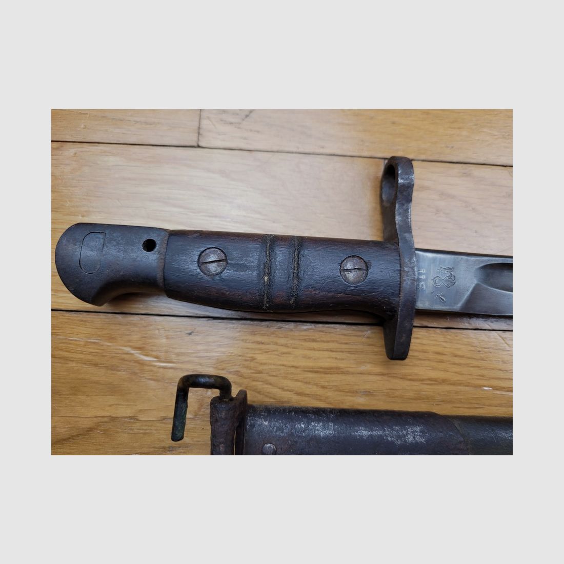Raro Baionetta US17 – fabbricazione Winchester del 1917 – Buona fondina US di 2° tipo – Testa d'aquila + granata – TBE+, immagine 5 di 13