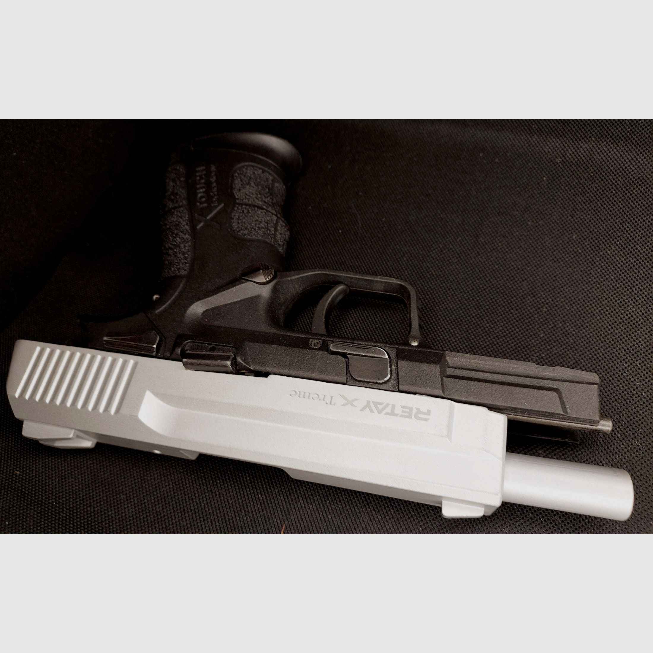 Retay X Treme Schreckschuss Pistole 9mm P.A.K. brüniert (PTB 1042)
