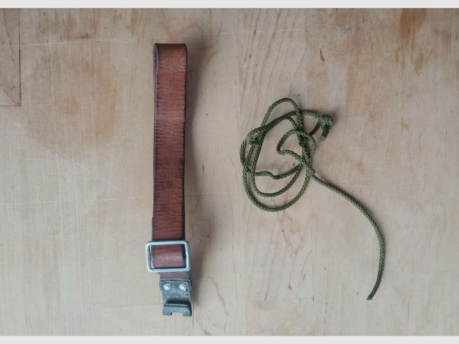 Schweizer Armee Helm aus U-Boot-Stahl in kleiner Größe 55-56 / ideal für Zivilschutz / Stahlhelm Swiss Made