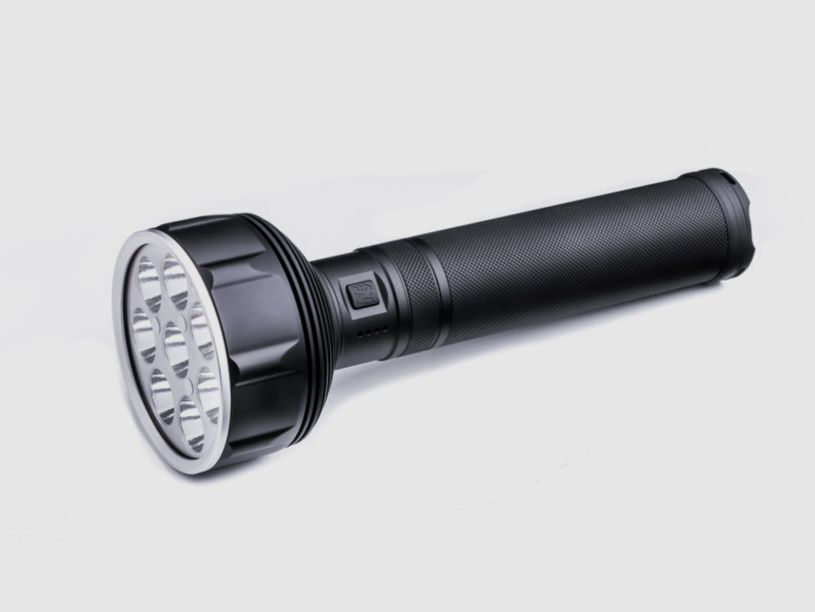 Nextorch Saint Torch 31 Linterna de búsqueda profesional con batería de alto rendimiento