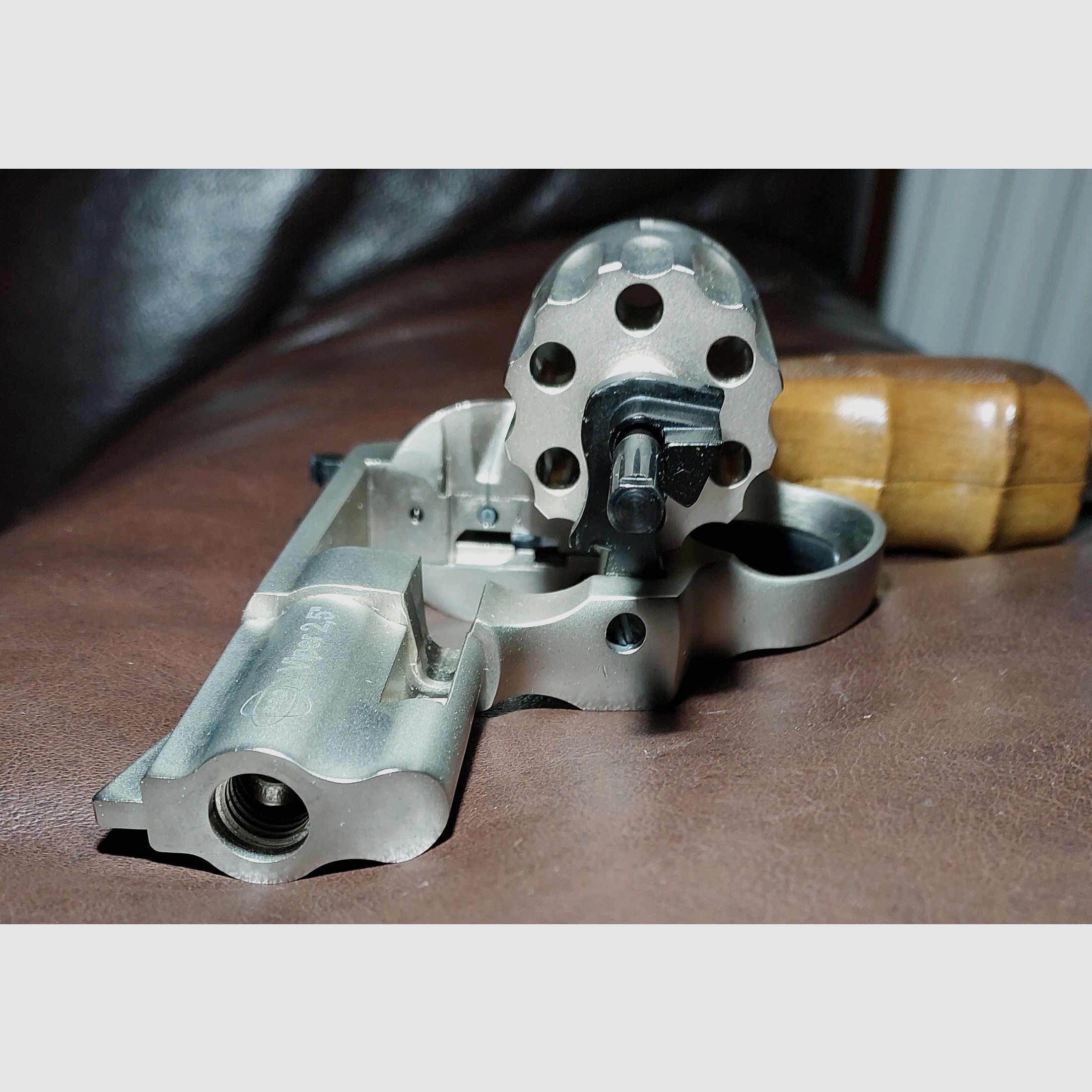 Ekol Viper 2,5 Zoll Nickel mit Holzgriff 9mm R.K. (PTB 1062)