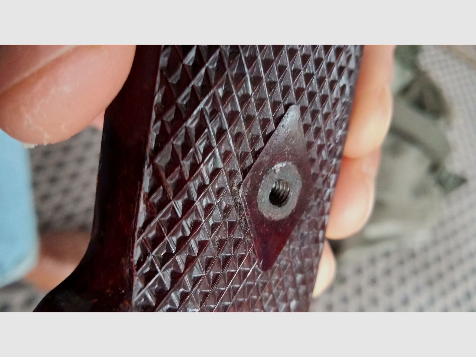 Original AK47 Typ 1 Griff aus Bakelit / zusammengehörige Griffschalen