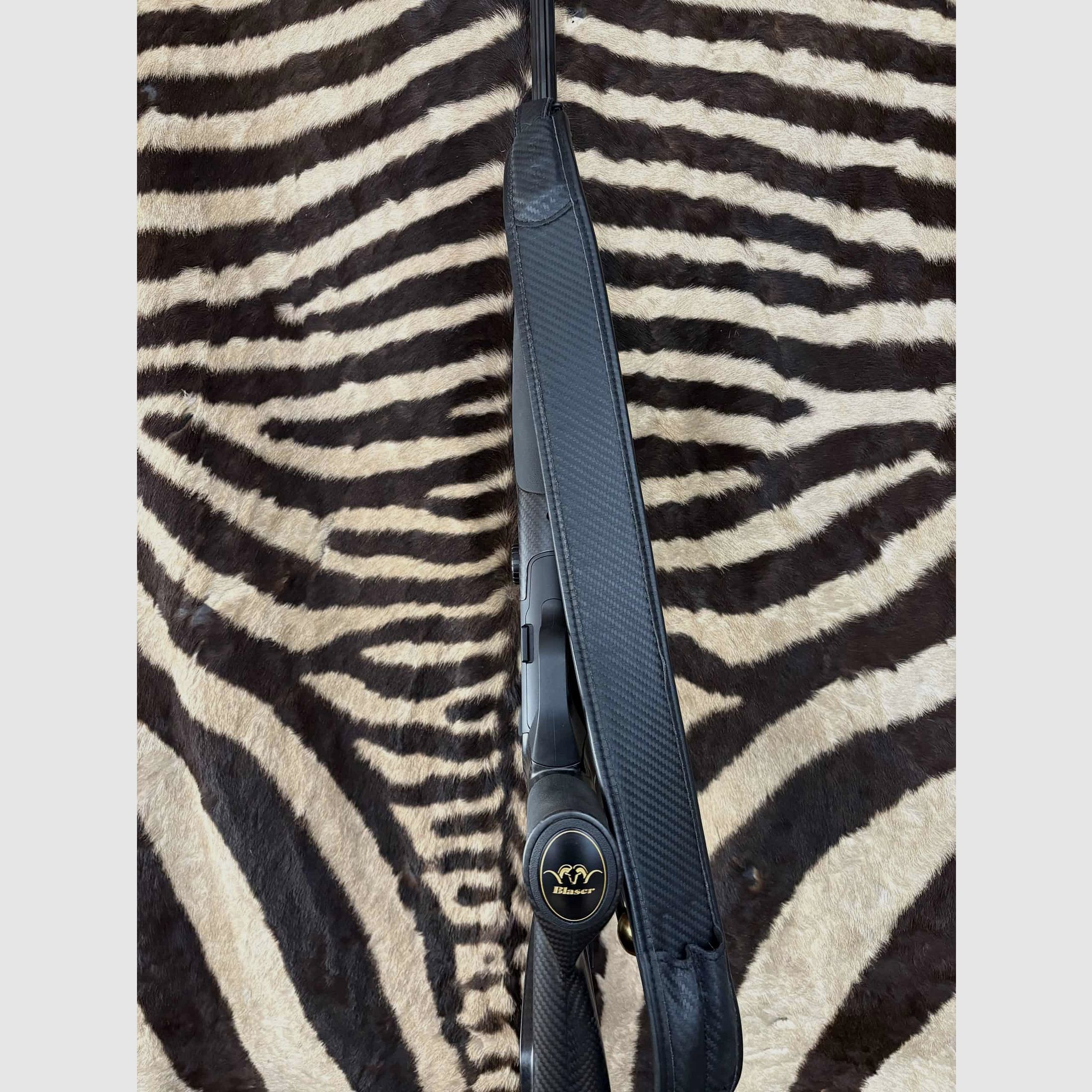 Blaser R8 Ultimate Carbon Linkshänder .300 Win Mag – verstellbare Schaft – Z8i+ 1-8×24, Bild 2 von 9
