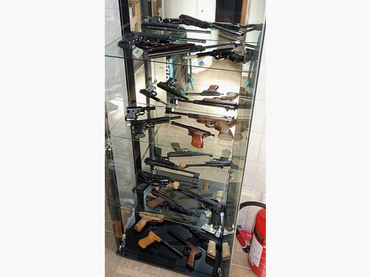 Luftpistolen Sammlung / 14 Stück / Walther Diana Umarex Lov Baikal Record usw.