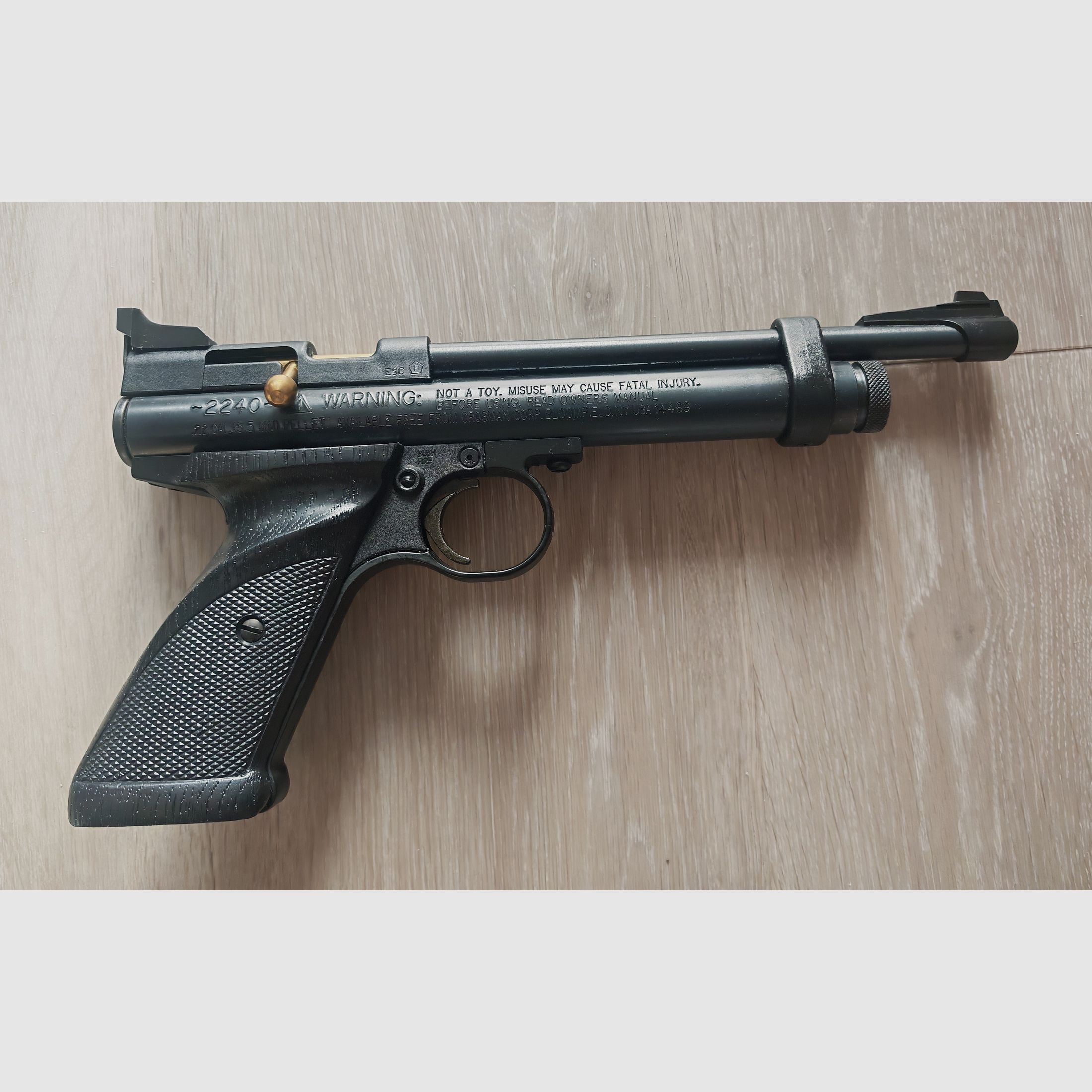 Crosman 2240, 5,5mm, mallette, comme neuf.