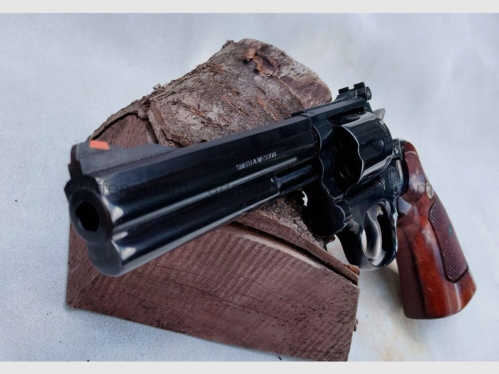 Smith & Wesson Model 586 6 inch