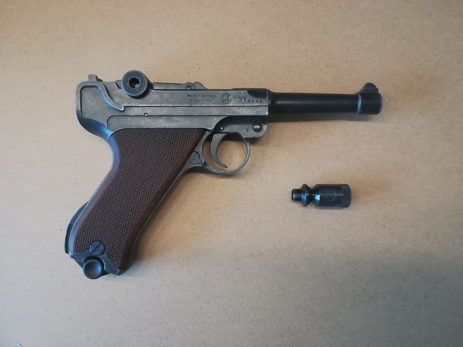 ME P08 Kal. 9 mm P.A.K. mit Echtlederholster