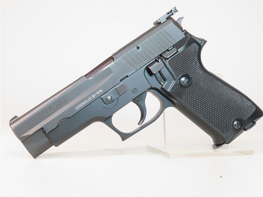 Bella SIG - Sauer P220 con mirino LPA