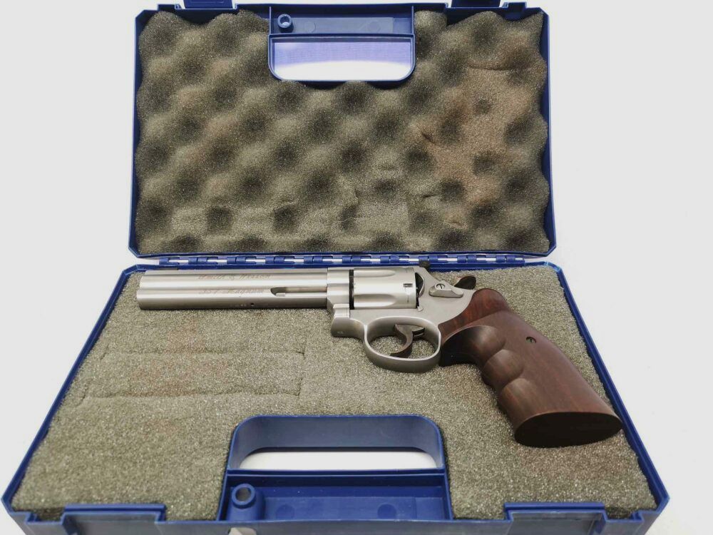 Smith & Wesson 686-4 Target Champion