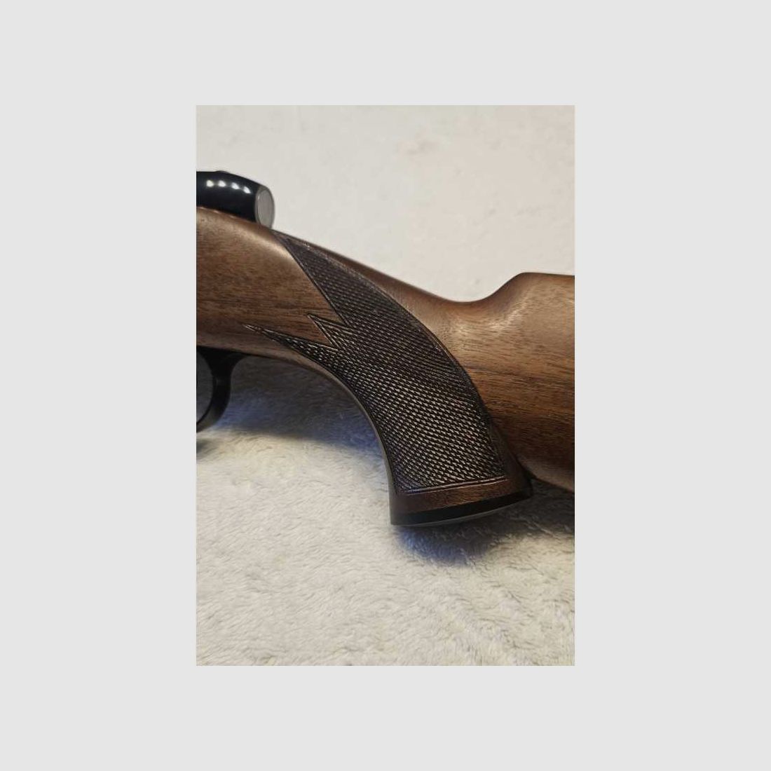 Heym SR21 8x57 IS Classic Repeating Rifle with Leica Magnus