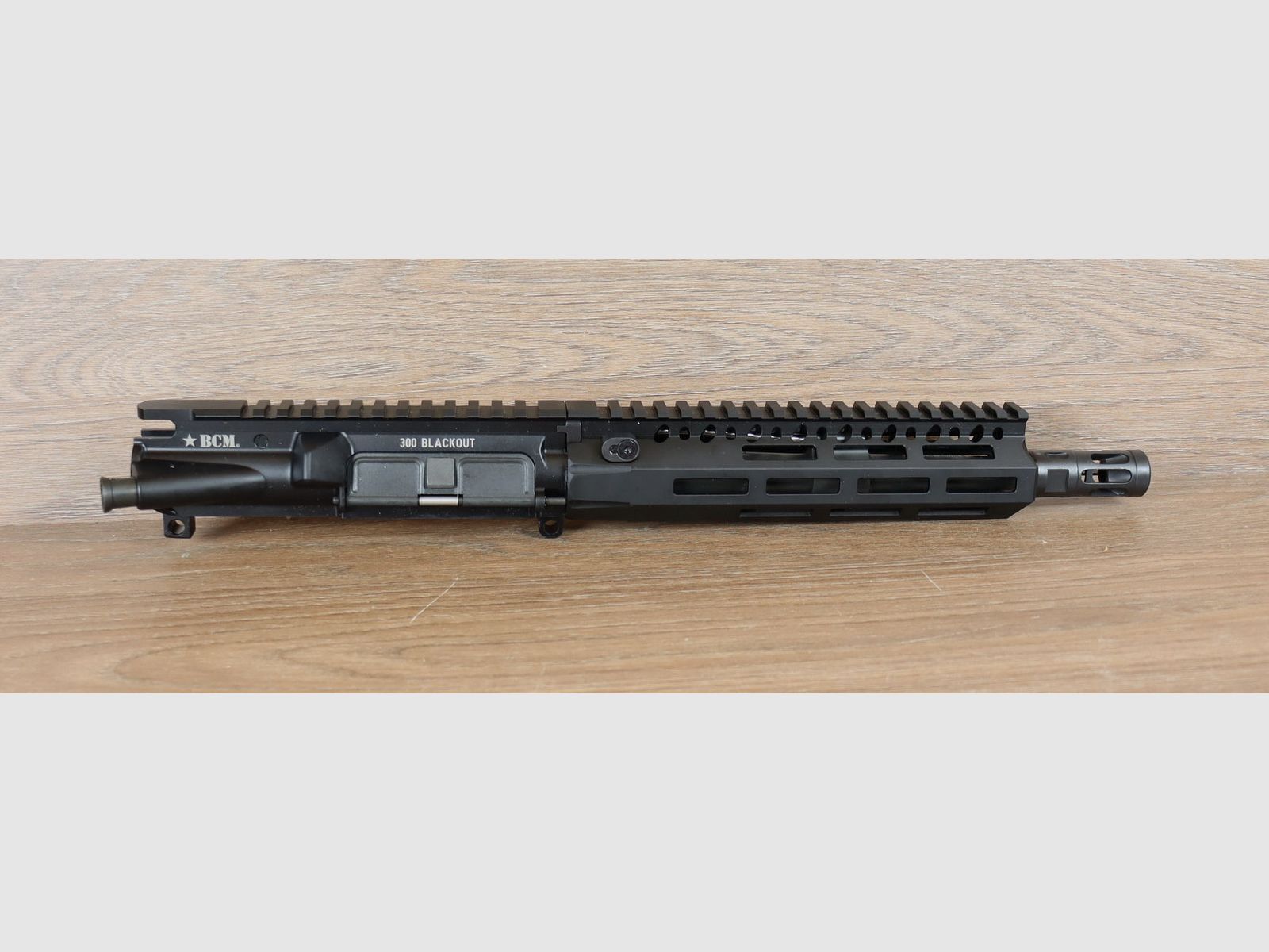 Upper CMR-8, Bild 1 von 2