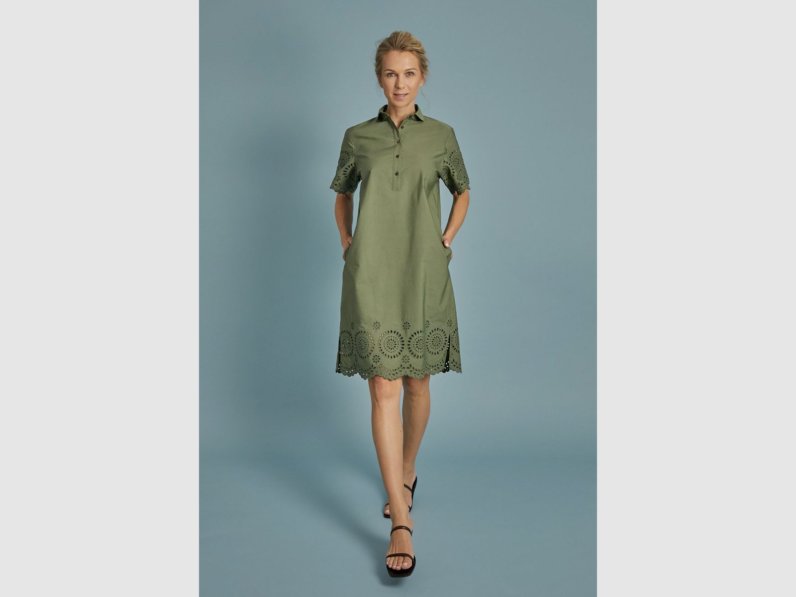 WALLMANN Kurzarmkleid mit Lochstickerei, billede 2 af 3