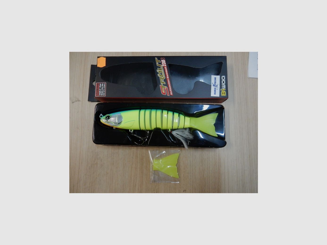 Esca BIWAA S TROUT EUROPECHE 9'' 23CM COLORE VERDE SEXY, immagine 1 di 3