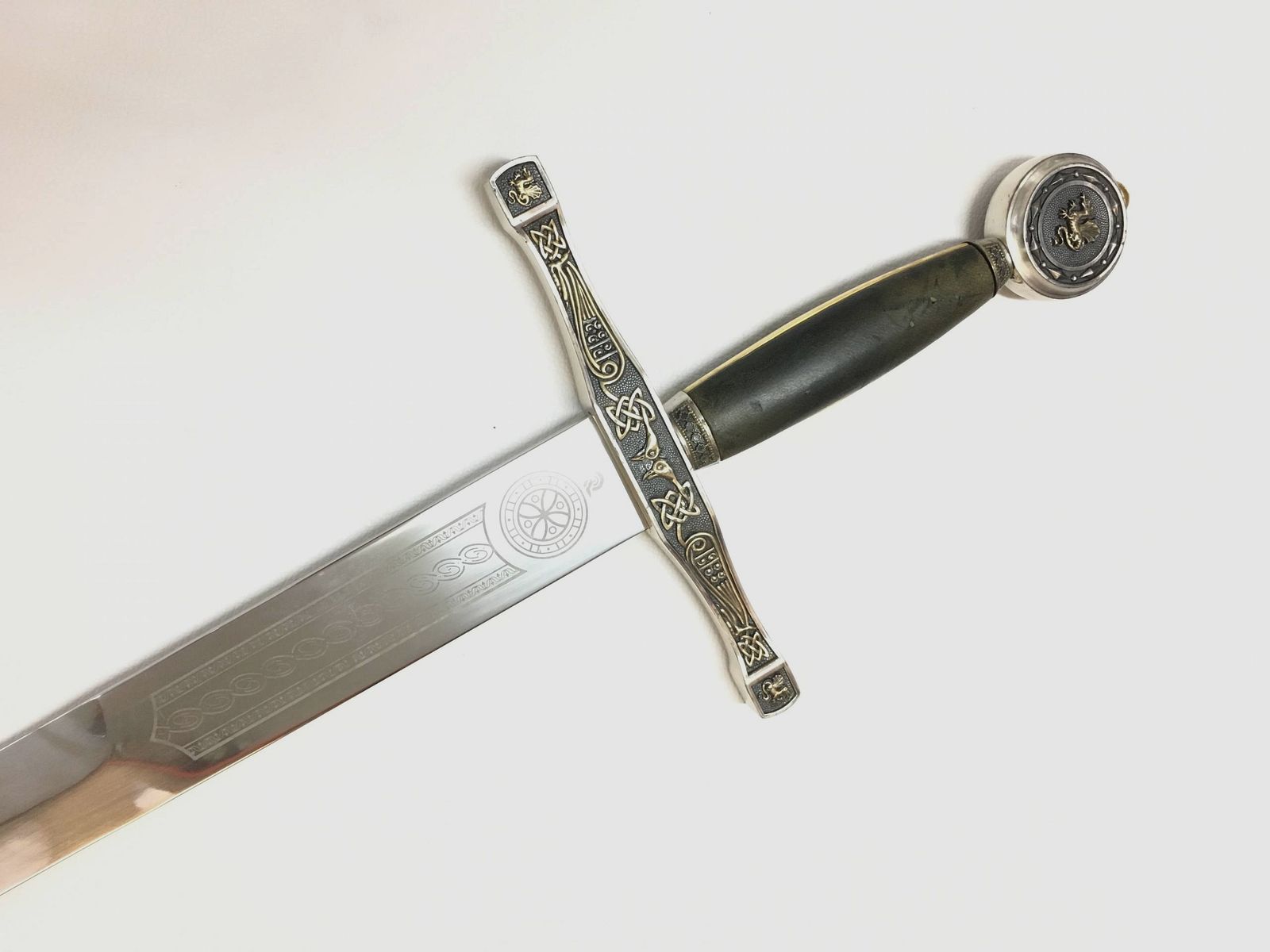 ART GLADIUS S.A. – DAS SCHWERT IM STEIN, Bild 1 von 3
