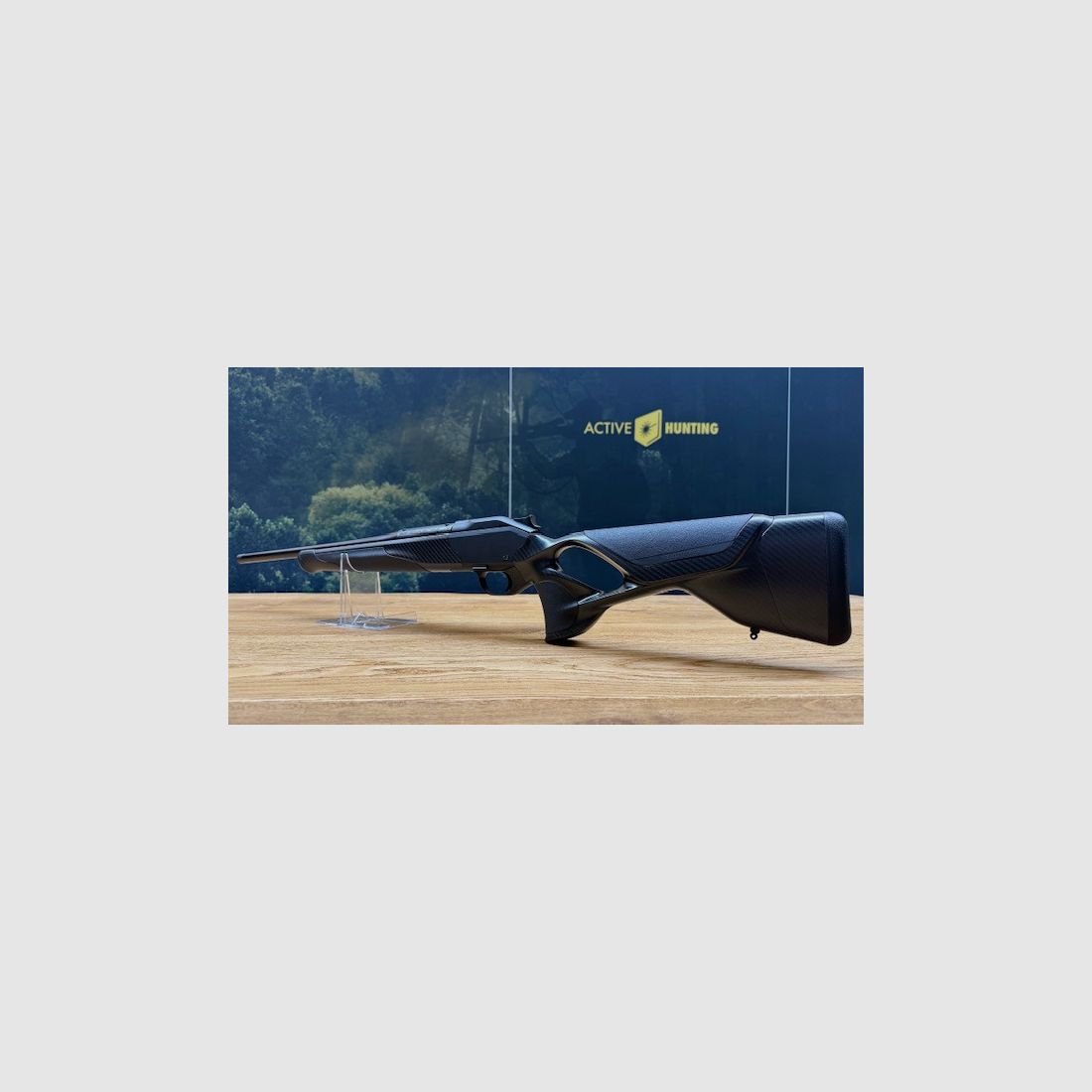 Blaser R8 Carbon / Elastomer / Atzl-Abzug / gekürzter Lauf / Mündungsgewinde / Logo schwarz glänzend / Vorderschaftabschluss carboniert