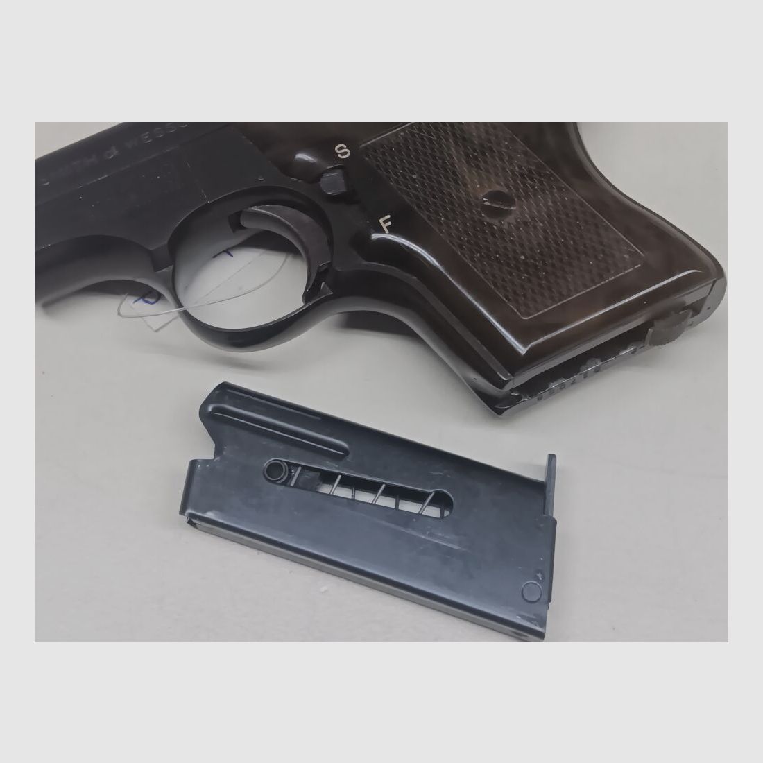 Smith & Wesson - Springfield Mod. 61-2 " Escort "
