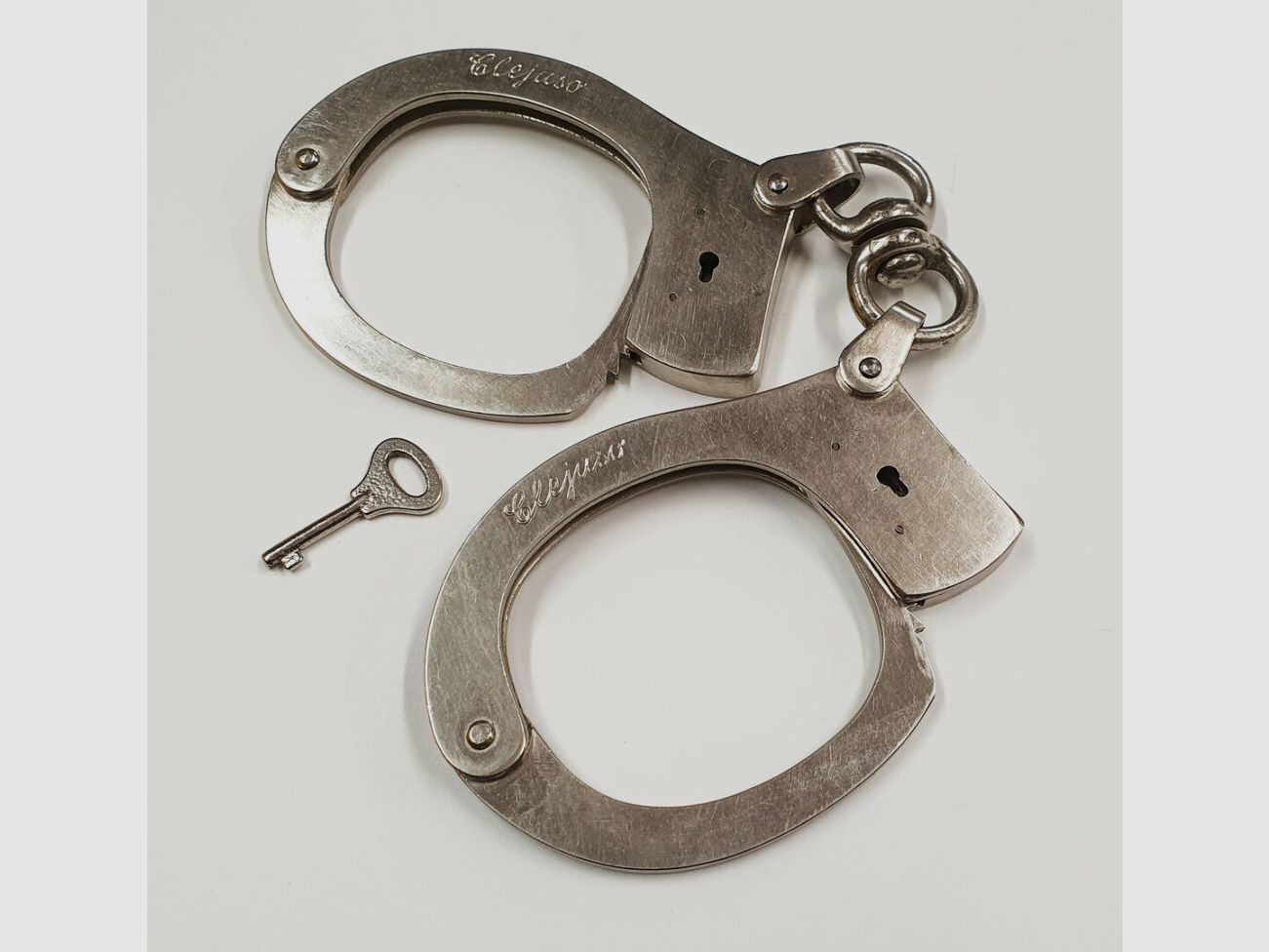 CLEJUSO Clemen & Jung e.K. Handfessel CLEJUSO No. 12 D , steel nickel plated Handschelle, Made in Germany, gebraucht