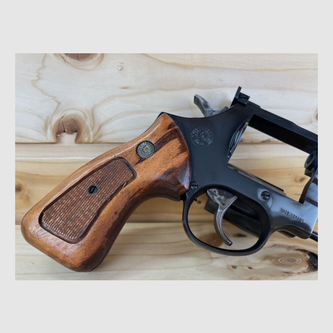 Taurus - Brasil, KK - Revolver .22lr, 6" Lauflänge, Holzgriffschalen .22lr