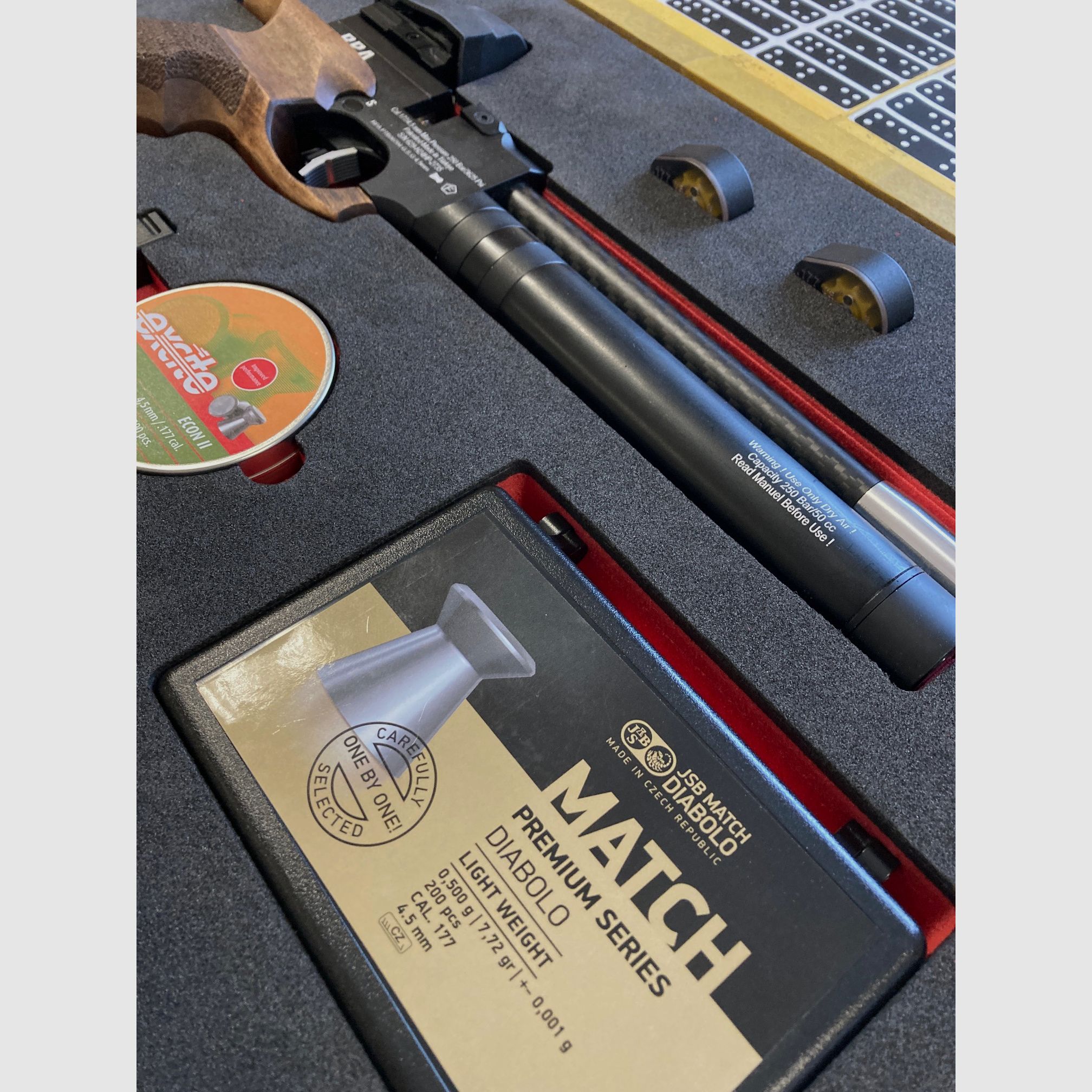 CNC-gefräste Koffereinlagen aus festem Schaumstoff