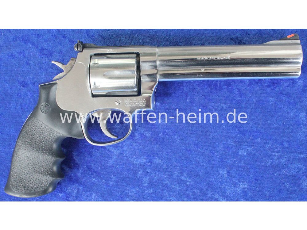 Smith & Wesson	 686 - 5 / 6"