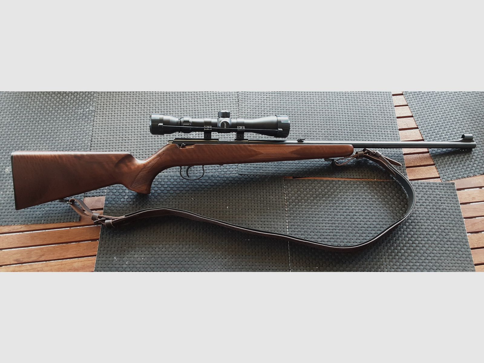 Repetierbüchse Anschütz 1416 Kaliber 22 l.r.  mit Glas Walther 3-9x 40 NEUWERTIG !