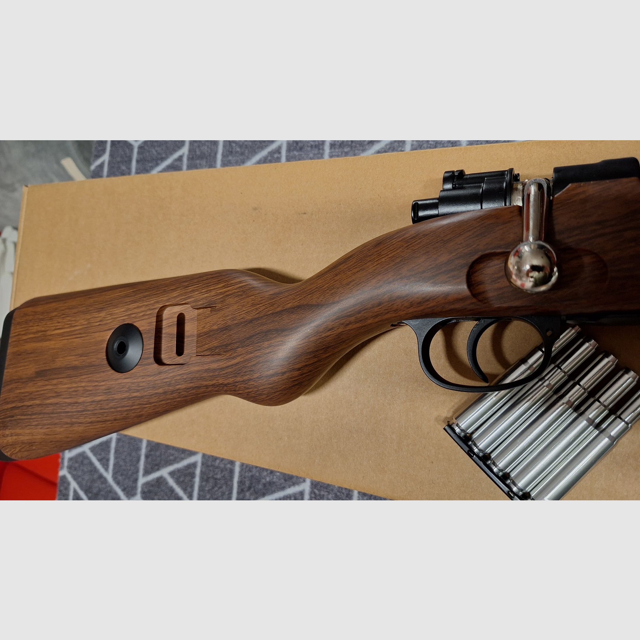 Karabiner 98K Bolt-Action Springer Gewehr mit Hülsenauswurf 6mm BB Holzoptik - Neuwertig!