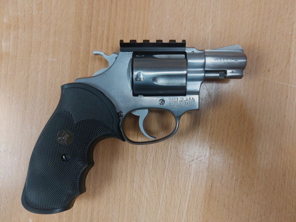 Smith & Wesson, USA 60, image 2 of 7