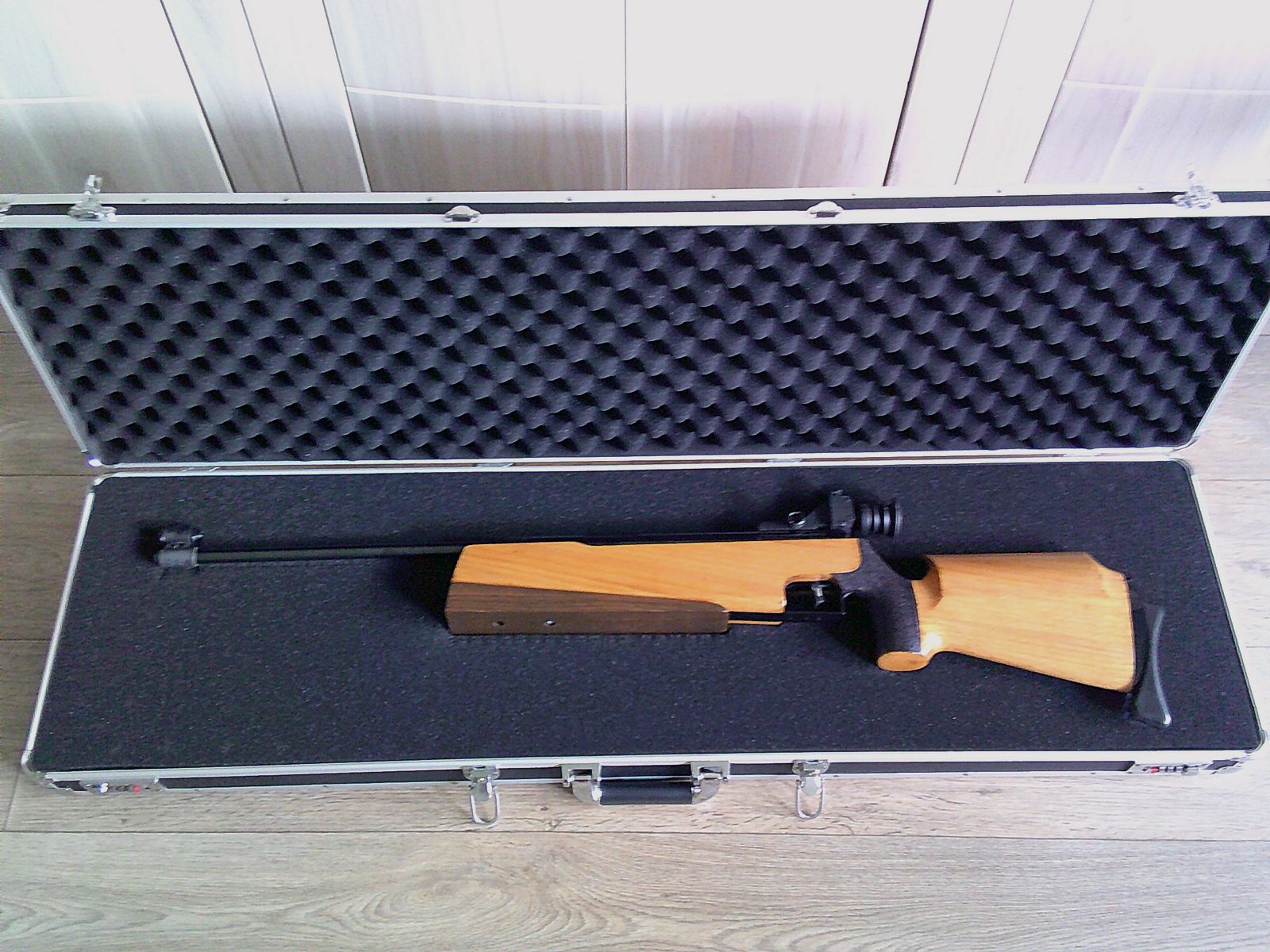 Feinwerkbau 300s Junior TOP Match Luftgewehr mit Auflagekeil und Gewehrkoffer