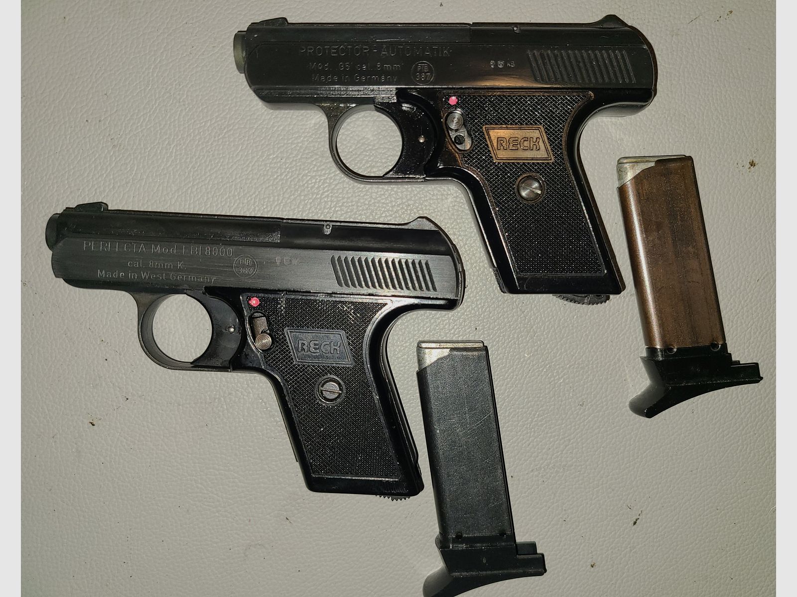 PERFECTA FBI 8000 + PROTEKTOR AUTOMATIK G5 / ohne Zubehör / cal. 8mm / PTB 387  / SCHRECKSCHUSS GAS PISTOLE SILVESTER SELBSTVERTEIDIGUNG SAMMLUNG / GEBRAUCHT 