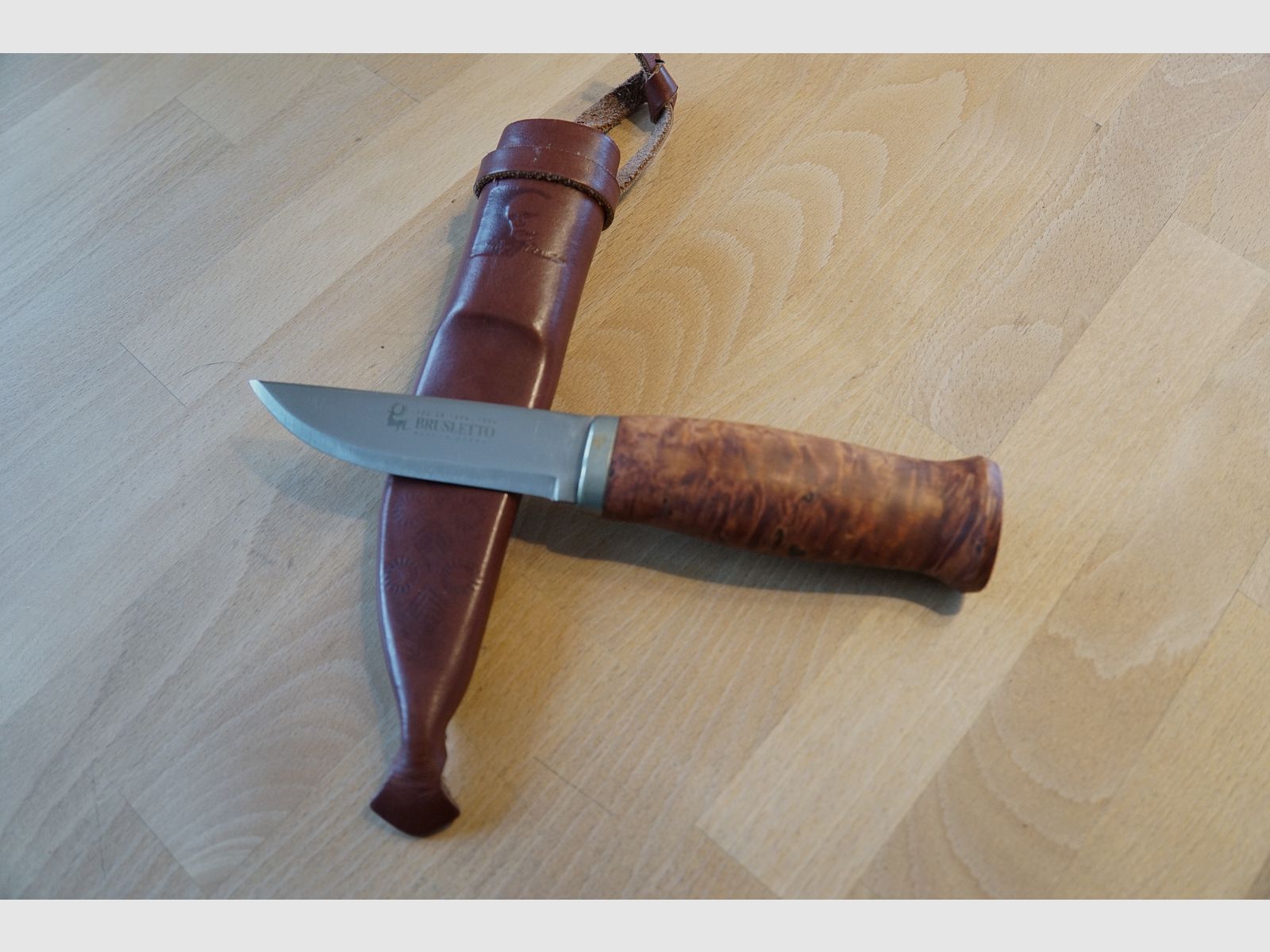 Various Brusletto knives from collection dissolution