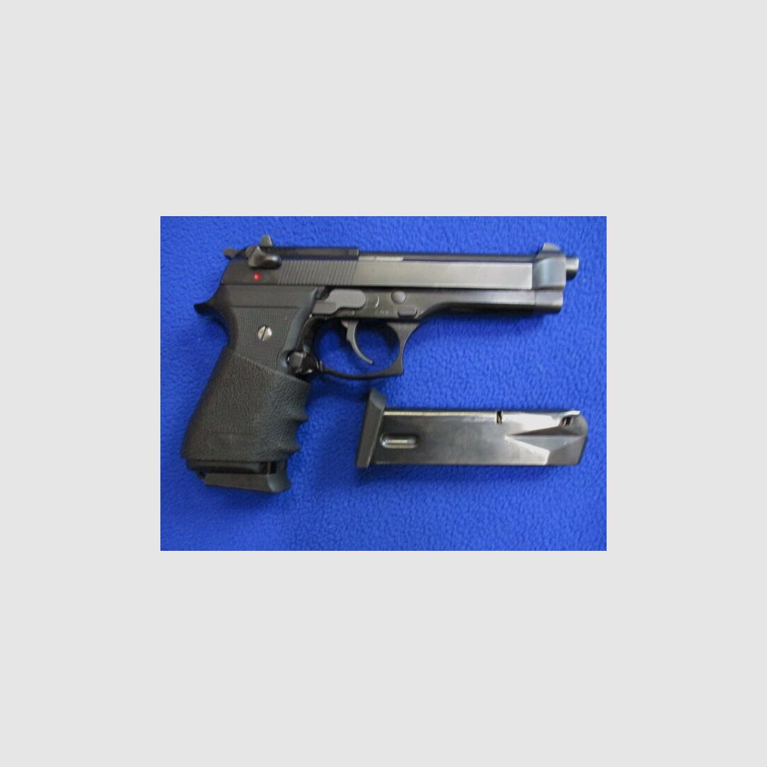 Pistole Vektor 88 Nachbau Beretta 92 aus Südafrika 88
