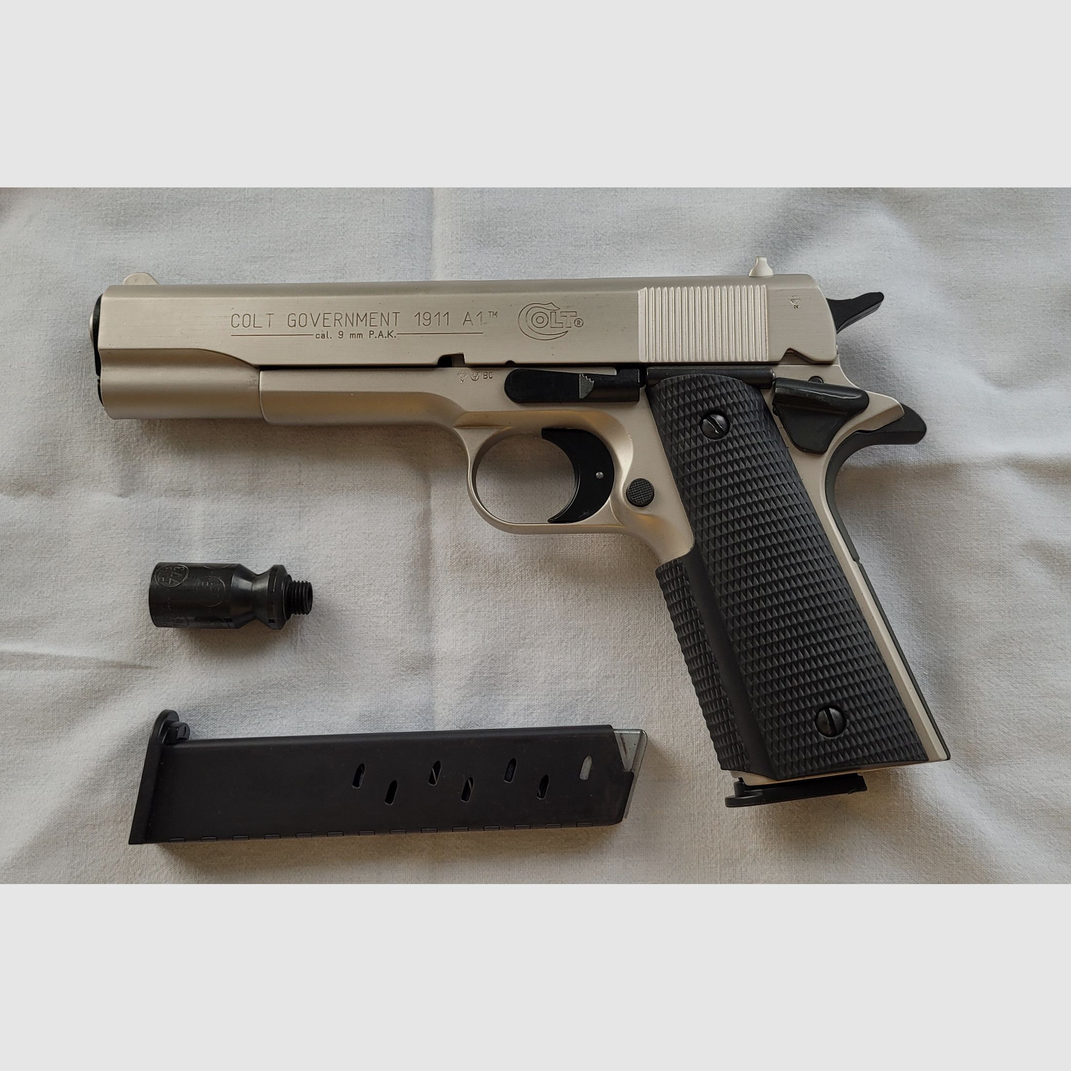 Colt Coverment Gas-Signal Pistole, vernickelt