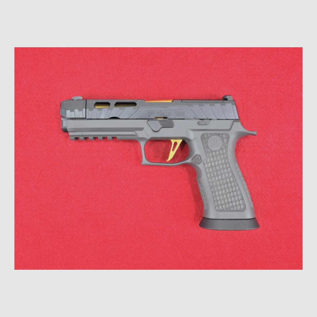 Sig Sauer P320 Spectre Comp Gold 9mm Luger