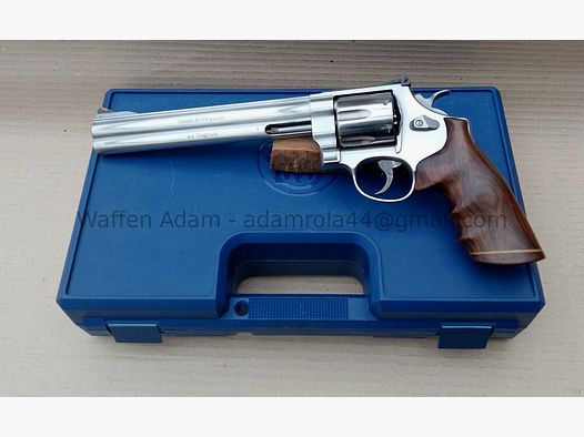 Smith & Wesson 8 3/8 Loop M. 629 .44 Classic