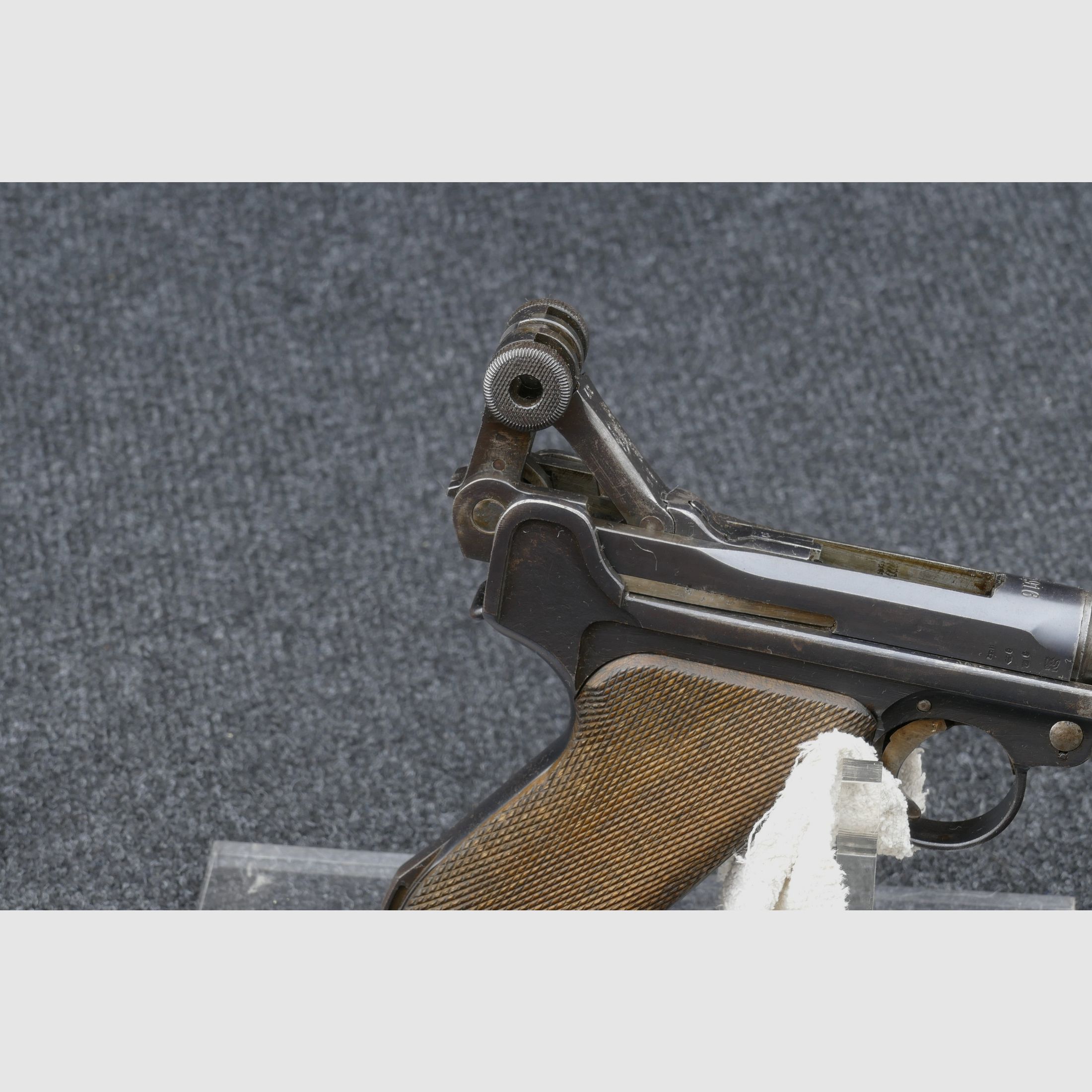 Pistole 08 aus Fertigung der Königlich Preußischen Gewehrfabrik Erfurt, Herstellungsjahr 1916, im Kaliber 9 mm Luger / 9x19. WHB9, Bild 11 von 20