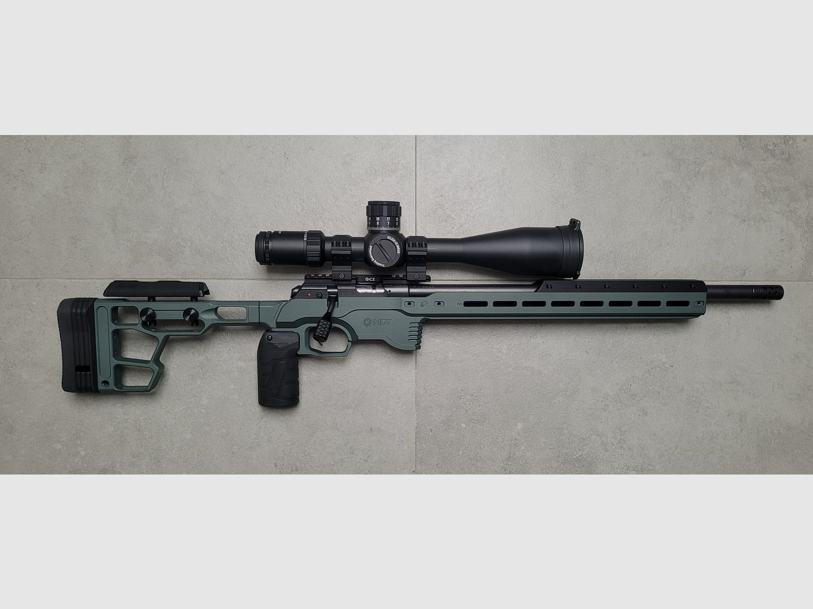 <CZ 457 Mtr 22lr - MDT ACC Gen 2 Chassis + Discovery Optics 5-25x56>