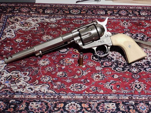 King Arms Peacemaker in silver-chrome